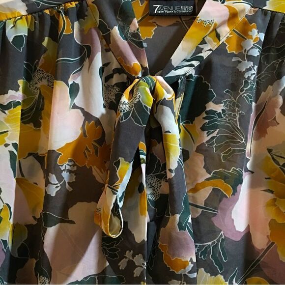 7th Avenue Sheer Grey blouse with gold and pastel colors - Picture 3 of 6
